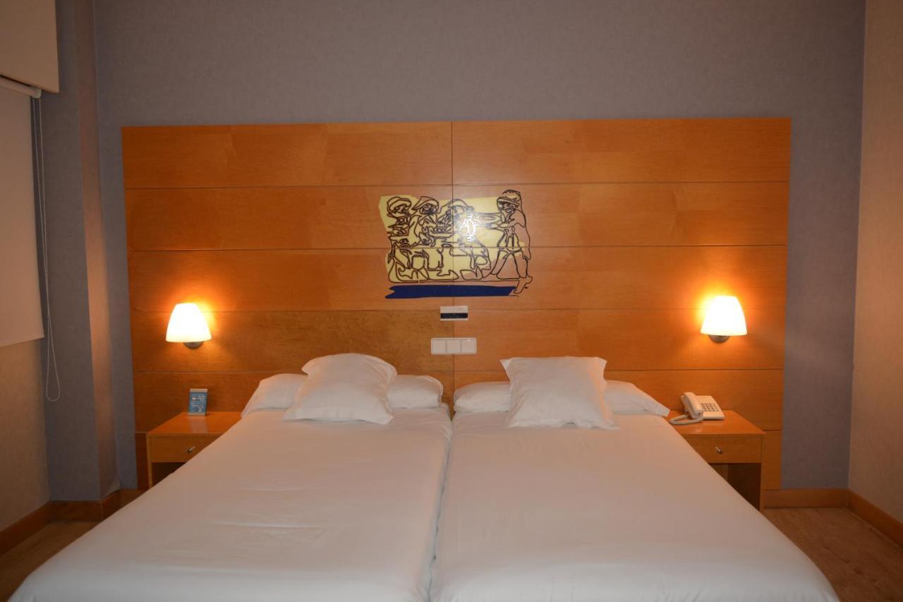 Hotel Ruta Jacobea à Lavacolla Extérieur photo