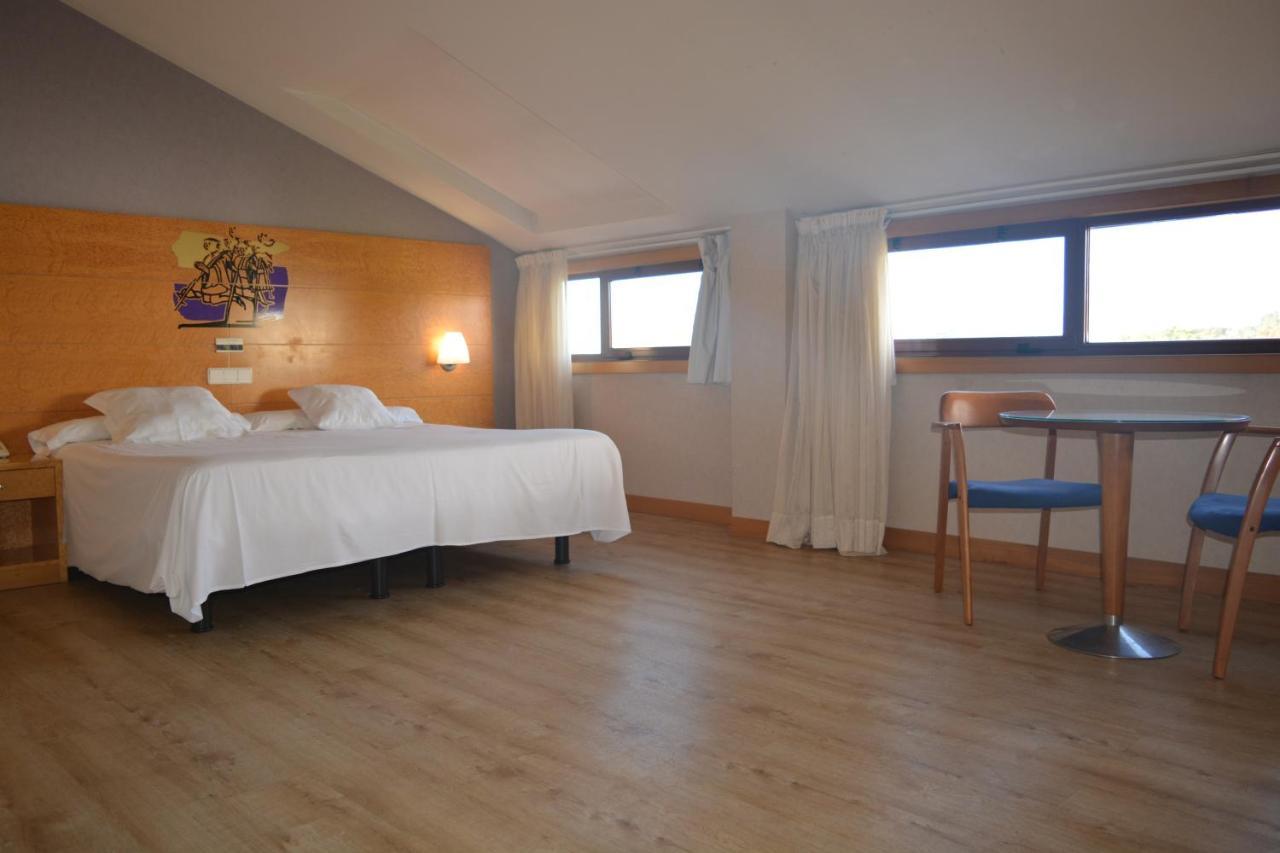 Hotel Ruta Jacobea à Lavacolla Extérieur photo