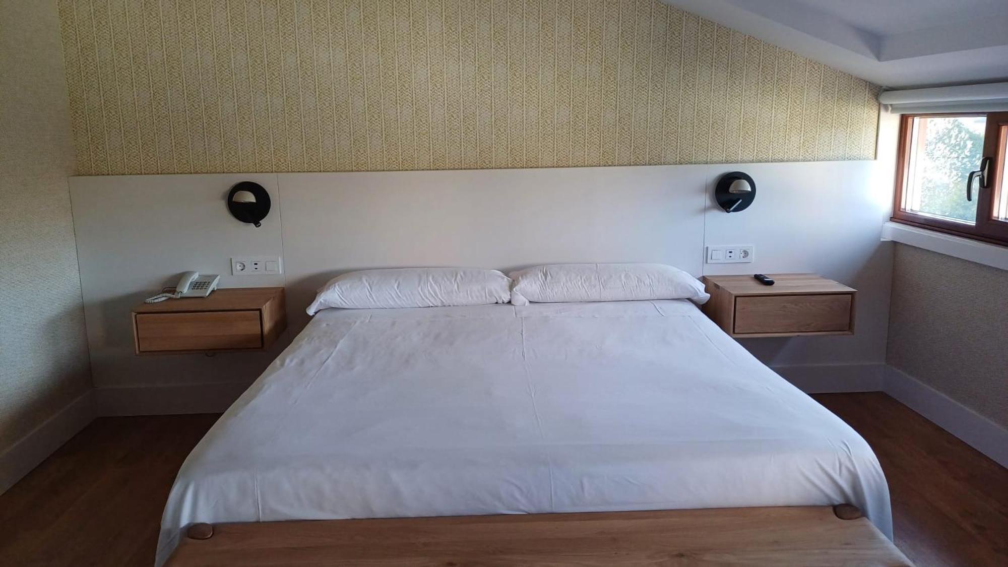Hotel Ruta Jacobea à Lavacolla Extérieur photo